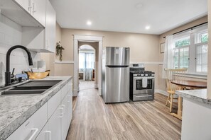 Paper towels - Chic Two Bedroom near Buffalo (Buffalo)