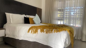 Executive Room | 1 bilik tidur, peralatan tempat tidur premium, Wi-fi percuma