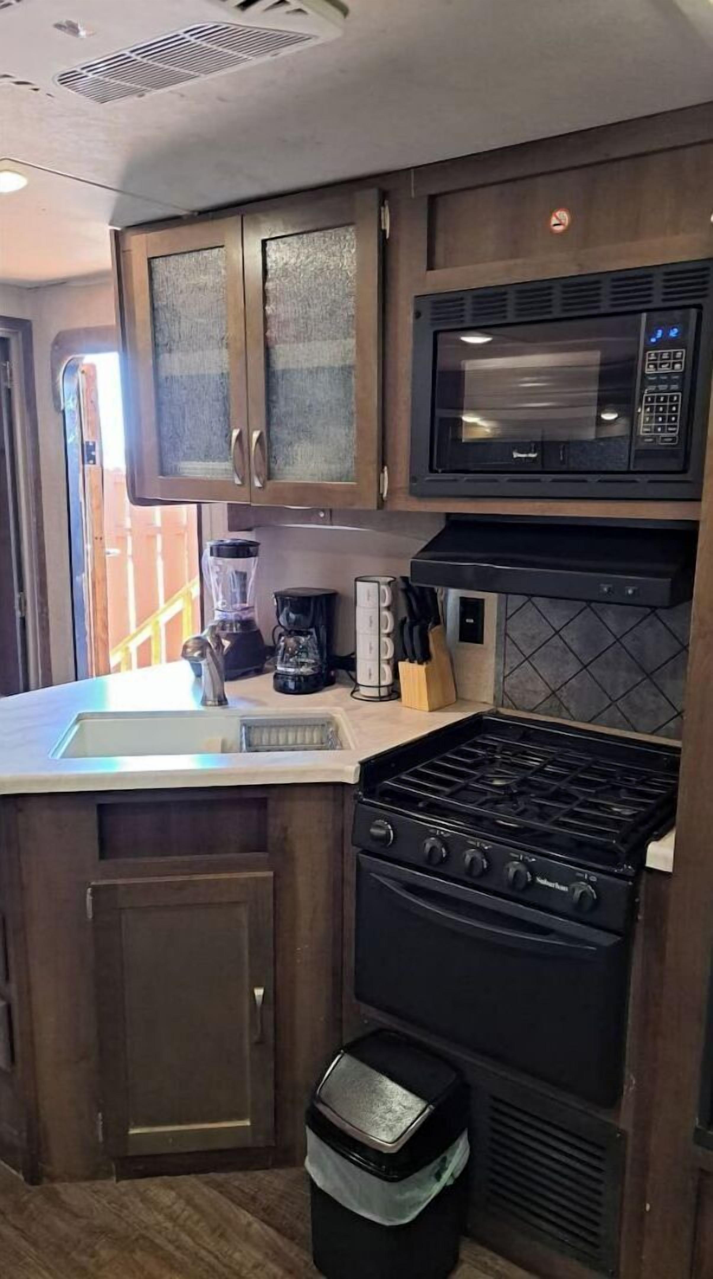 Coffee/tea maker, microwave, spices