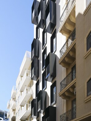 奢华开间 | 埃及棉床单、高档床��上用品、记忆海绵床垫、客房内保险箱