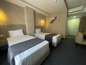 Standard Twin Room | Hypo-allergenic bedding, minibar, in-room safe, laptop workspace - Sevcan Hotel (Istanbul)