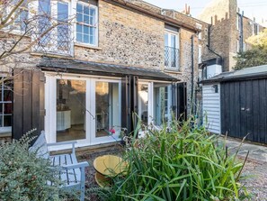 Exterior - Coach House - Duplex cottage style apt w/ patio (Ramsgate)