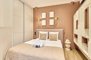 4 slaapkamers, een strijkplank/strijkijzer, gratis wifi, beddengoed