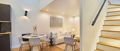 Una Smart TV, una oficina