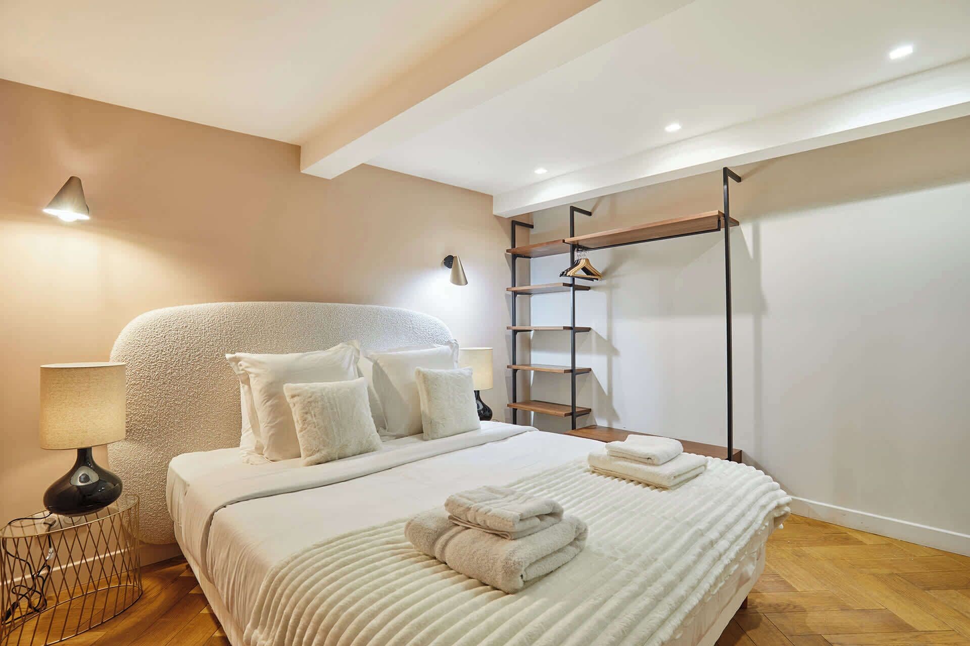 1 chambre, fer et planche à repasser, lit parapluie, Wi-Fi gratuit