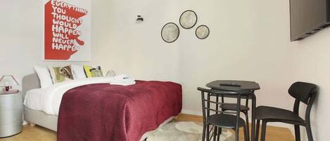 Strykejern/-brett, wi-fi (inkludert) og sengetøy