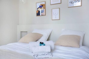 Unclassified image, 5 of 16, button