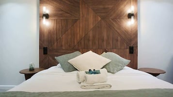 Iron/ironing board, travel crib, free WiFi, bed sheets