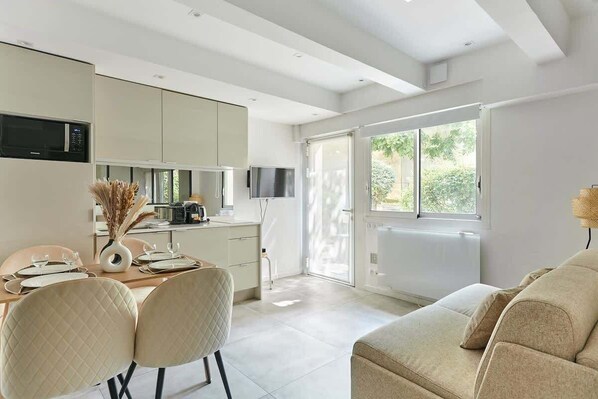 Imagen sin descripción, 1 de 13, botón