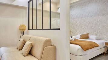 2 bedrooms, iron/ironing board, free WiFi, bed sheets