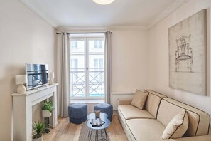 Smart TV, offices - Charming  apartment center of Paris (Paris)