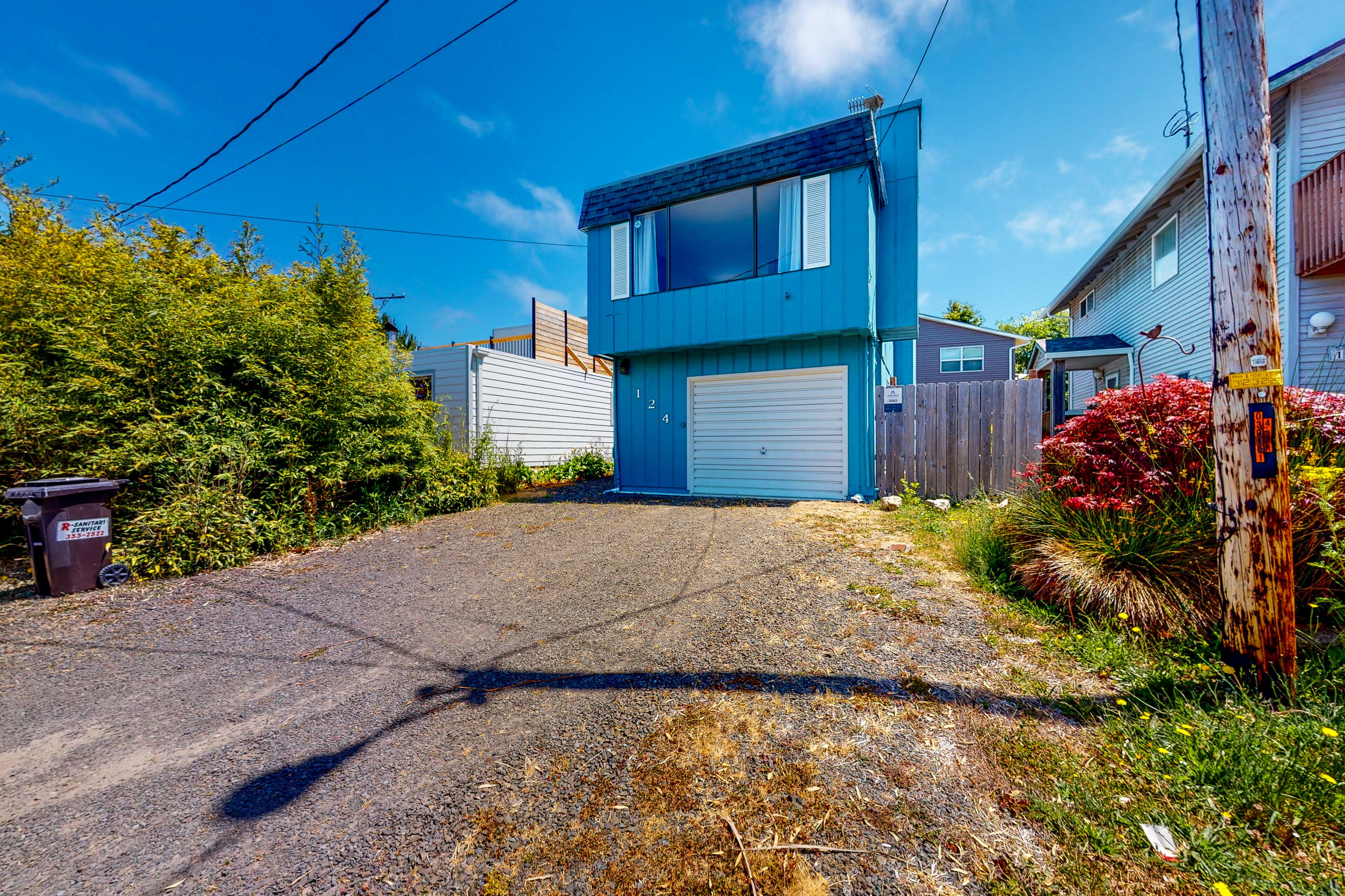 Falcon's Crest | Dog-friendly home in Rockaway Beach, walk to town & beach