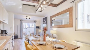 Dining - Charming apartment Center of Paris with terrace (Paris)