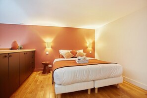 1 slaapkamer, een strijkplank/strijkijzer, gratis wifi, beddengoed