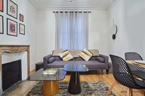 Unclassified image, 3 of 19, button