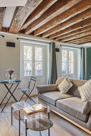 Smart TV, offices - Charming Studio Center of Paris-Montorgueil (Paris)