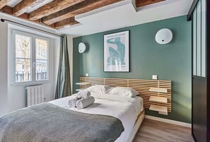 Iron/ironing board, travel crib, free WiFi, bed sheets - Charming Studio Center of Paris-Montorgueil (Paris)