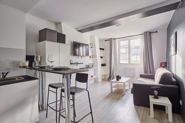 Smart TV - Charmant Studio Beaubourg/Le Marais 5 (Paris)