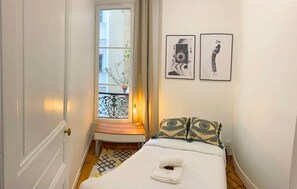 2 bedrooms, iron/ironing board, travel crib, free WiFi