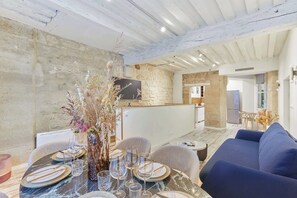 Dining - Amazing apartment in the Center of Paris ( Marais) (Paris)