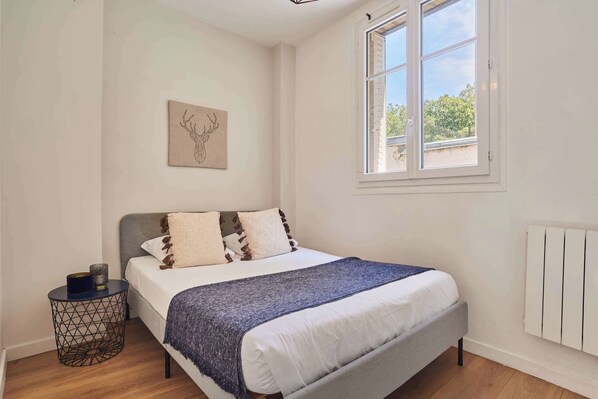 3 bedrooms, iron/ironing board, free WiFi, bed sheets