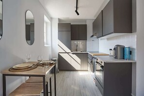 Unclassified image, 2 of 8, button