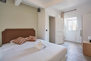 Unclassified image, 5 of 16, button