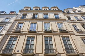 Exterior - Sublim Apartment Ile Saint Louis Center of Paris (Paris)