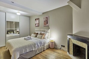 Unclassified image, 3 of 11, button