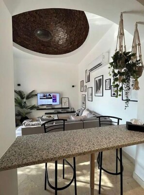 Télévision à écran plat