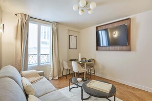 Smart TV - New apartment Center of Paris/Le Marais (Paris)
