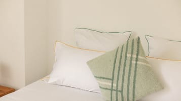 7 bedrooms, soundproofing, internet