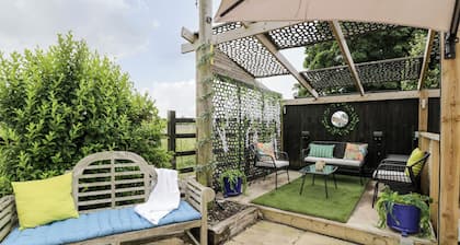 2 Dewars Farm Cottages