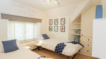 4 bedrooms, individually decorated, individually furnished, free WiFi