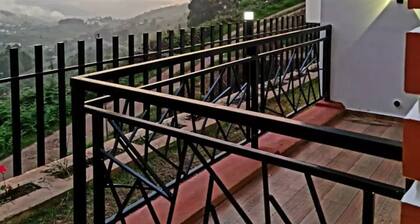 Skysketch Villa: 2-Bedroom with Mountain Views