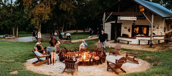 Chic 2,200 Sq. Ft. Riverfront Casita • Sleeps 8 • Stunning Views + Rustic Charm