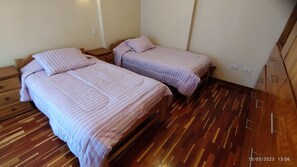 3 bedrooms, iron/ironing board, free WiFi, bed sheets