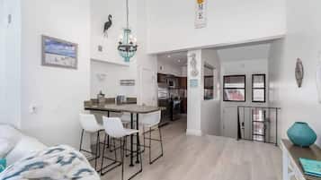 Smart TV, chimenea, monitor de computadora