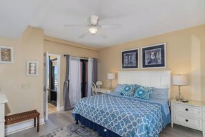 2 Schlafzimmer, Schreibtisch, Bügeleisen/Bügelbrett, Reisekinderbett