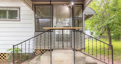 Midcentury Modern - central location to all