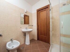 Panoramic House | Bathroom | Shower, hair dryer, bidet, towels - Casa de Maio (Sant'Agnello)