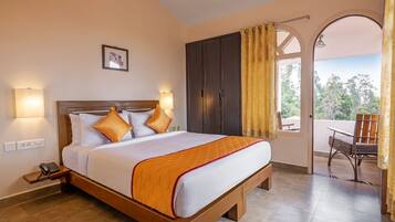 Escritorio, wifi gratis y ropa de cama