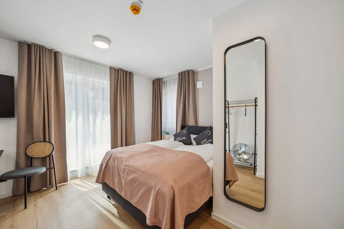 Single suite with balcony | 1 개의 침실, 책상, 노트북 작업 공간, 무료 WiFi