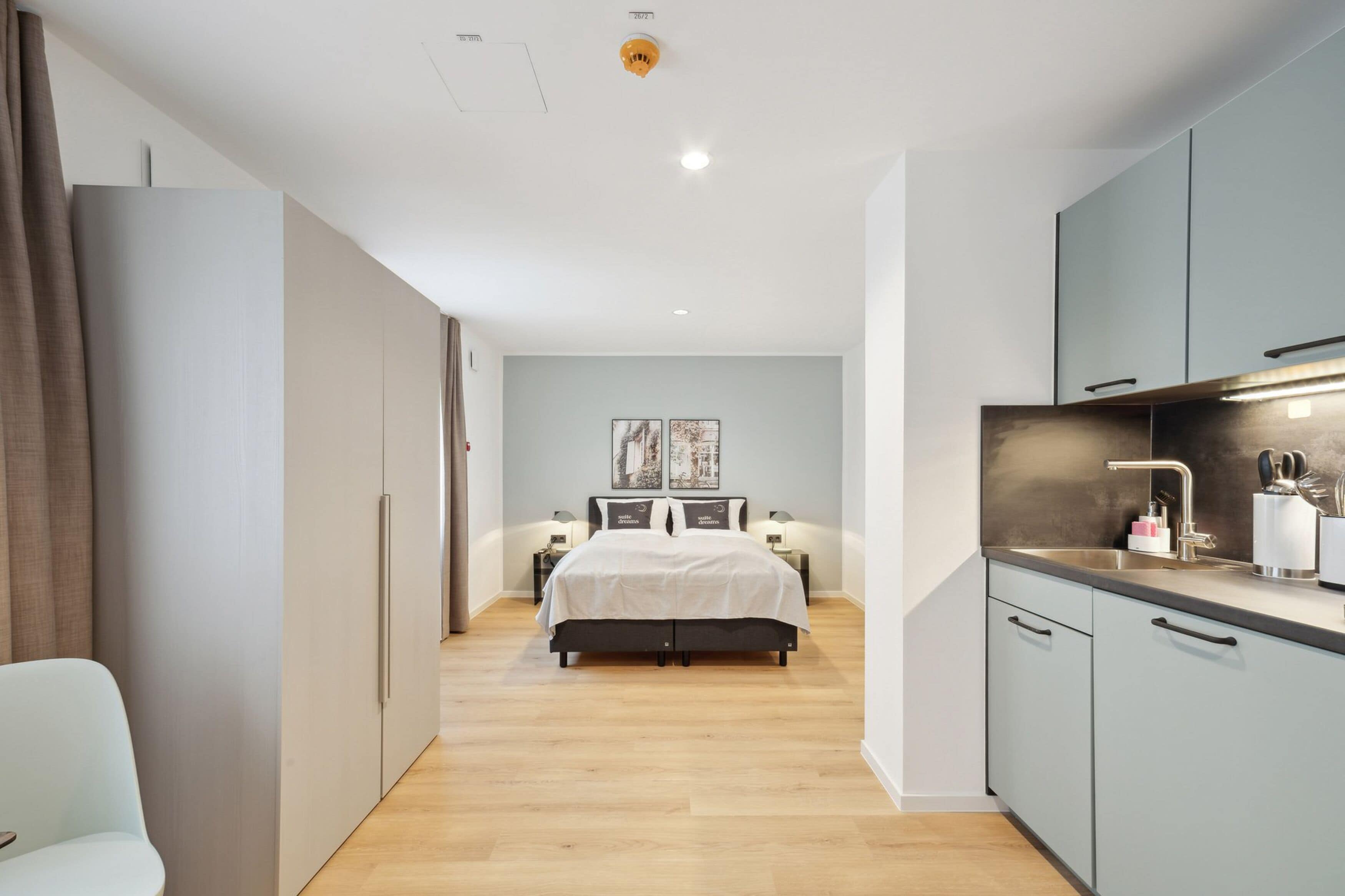 Suite | 1 bedroom, individually decorated, individually furnished, desk