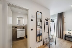 Single suite with balcony | Living area - Limehome Nuremberg Celtisplatz (Nuremberg)