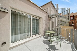 Suite with balcony | Terrace/patio - Limehome Nuremberg Celtisplatz (Nuremberg)