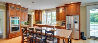Stockbridge Retreat w/ Pool & Hot Tub!