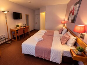 Comfort Twin Room | Desk, laptop workspace, WiFi (free) - LE 120 (La Chataigneraie)