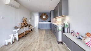 Interior - Bright 50 m² in the centre of Sanary-sur-Mer. (Sanary-sur-Mer)