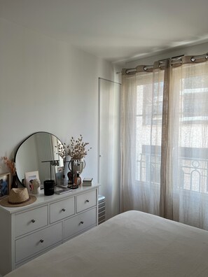 5 slaapkamers, een strijkplank/strijkijzer, wifi, beddengoed